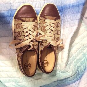 Michael kors signature canvas sneaker women